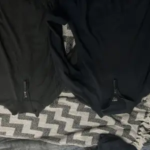 2 zip hoddies köpt från Zalando  Båda två för priset 