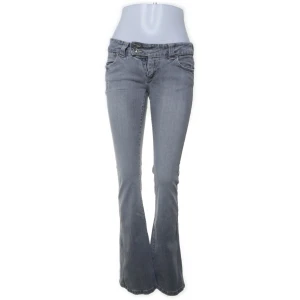 Lågmidjade bootcut jeans  - Säljer dessa skitsnygg jeans från Only!!! 
