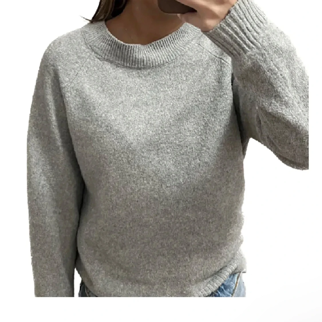 Grå stickad tröja