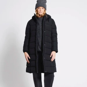 Lång höst/ vinterjacka - Använt Max 3 gånger förra säsongen. Varm och lång. Skicka för fler bilder! ❤️ 