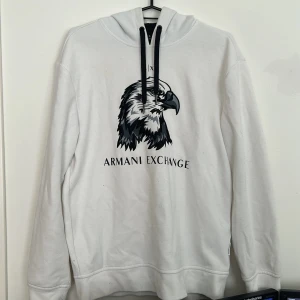 Armani hoodie - Snygg och skön. Kostar runt tusen nypris. 