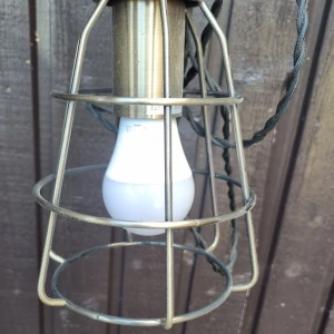 Lampa i mässing - bara 1 månad andvänt har legat och fått lite damm bara på sig