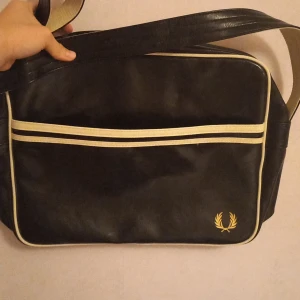 Fred Perry  väska - Den är nyskick!