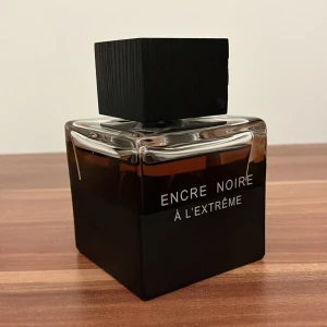 Encre noire a l’extreme - Ca 98ml. Box medföljer. 