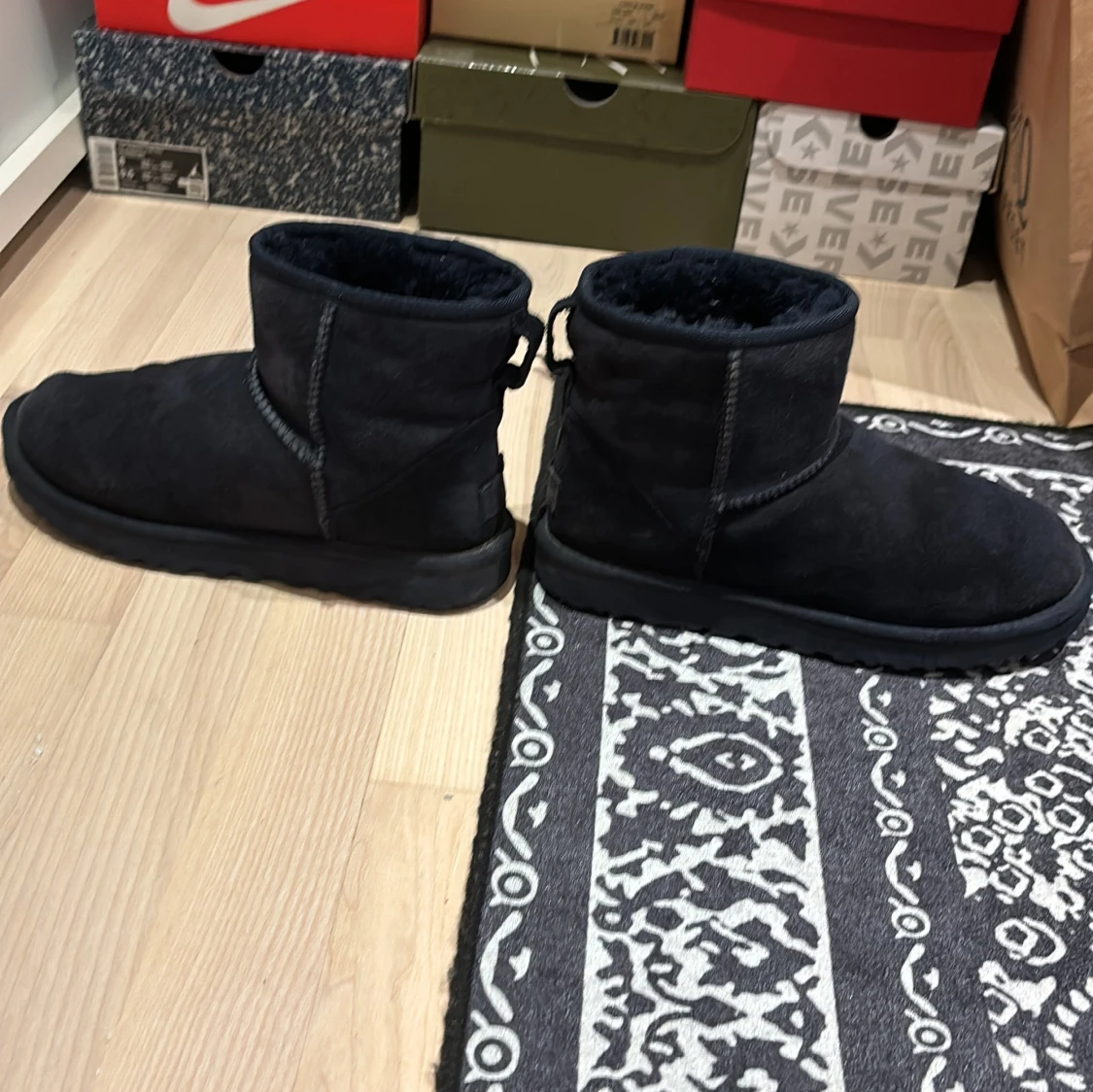 Mörkblåa Uggs  - 92