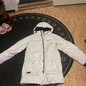 Vit vinterjacka  - Vit EVEREST jacka
