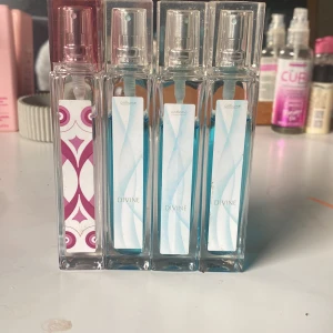 Divine prefym  - Perfym från Deivine luktar väldigt gott 🥰men använder tyvär inte längre finns kvar som är oanvänd bra skik och joller in ungefär 5 Tim. 45kr (STYK)