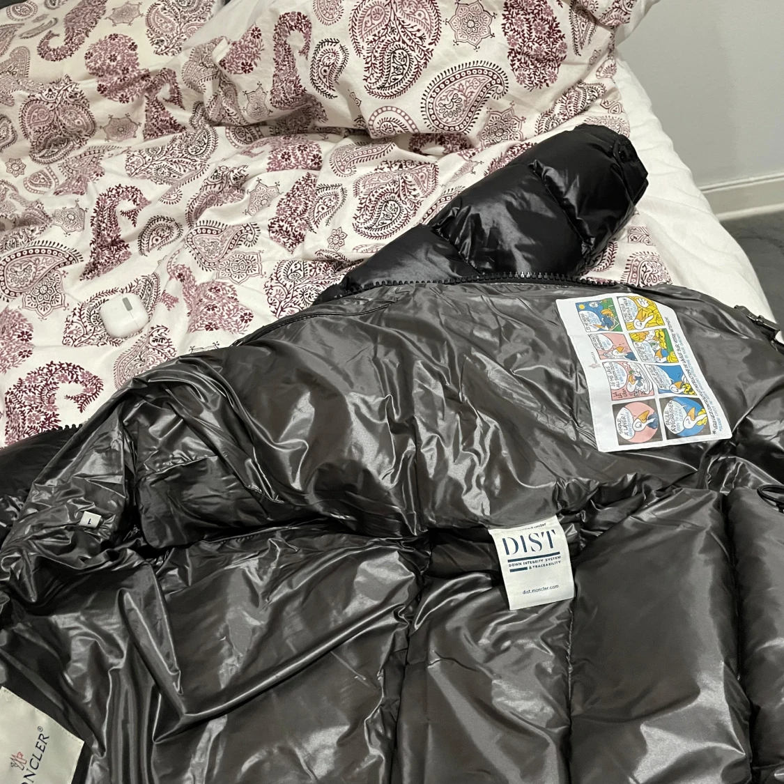 Svart dunjacka från Moncler - 92