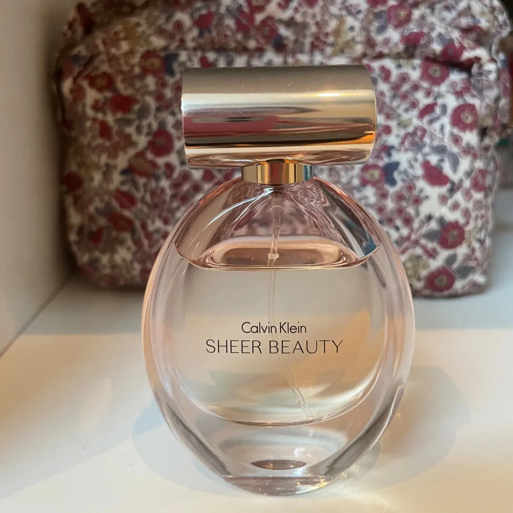 Lite skarpare lukt enligt migâ€ïž PĂ„ rĂ€tt person kan den sĂ€kert bli fantastisk! . Perfume.