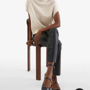 Stickad tröja - Säljer då den ej används, helt ny och aldrig använd🥰