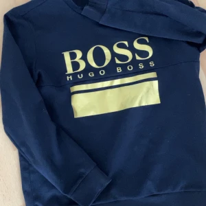 Boss hoddie  - Jag säljer min boss hoddie i väldigt bra skick har andvänt den 2 gånger den är som ny om ni har några fler frågor så tveka inte på att skriva 
