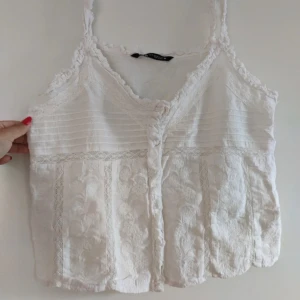 Zara linne - Linne från zara säljer då det är för stort för mig💗