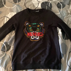 Kenzo tröja - Kenzo tröja i storlek S skriv för fler frågor eller bilder