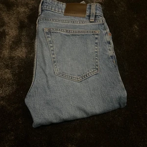 Vailent Jeans - Säljer nu dessa feta Vailent jeans i storlek 28 vid midjan! Nypris: 700kr  Mitt pris: 229kr Säljer dessa då dem inte kommer till användning längre! Andra färger finns i min profil, och glöm inte och skriva för mer bilder! ✌🏻💯