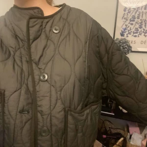 Zara jacka quilted - säljer denna jätte najs zara jackan i princip helt ny