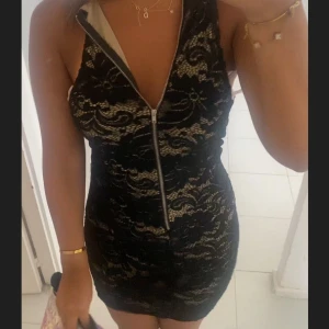 Guess klänning  - Säljer denna guess klänningen då jag inte använder den längre. Strl S