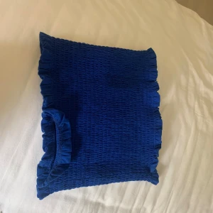 Blå tubtopp - Super gullig och somrig blå robotprogram använd endast fåtal gånger, skriv för fler bilder🫶🏻 super strechig så passar även S/xs