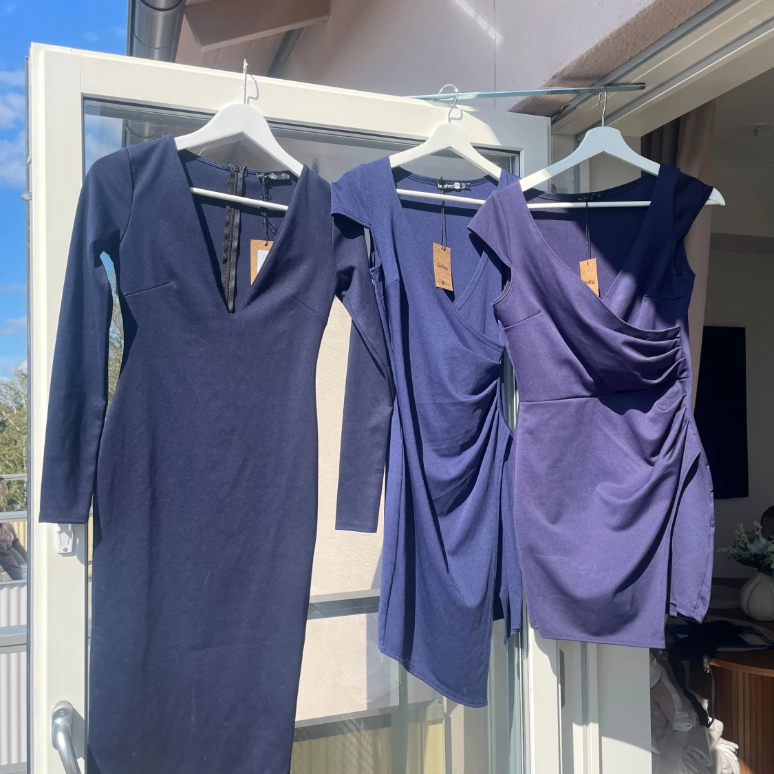 Mörkblåa klänningar