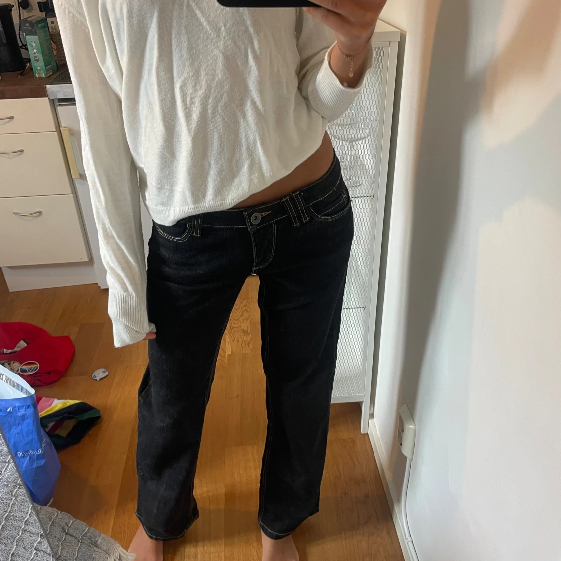 Lågmidjade mörka jeans - 93