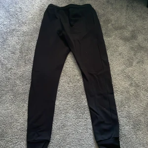 Lyle & scott byxor - Väldigt bra skick o bekväma mjukis byxor, hör av dig vid frågor 