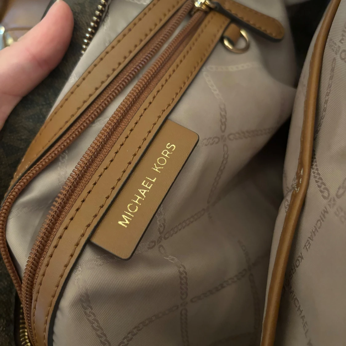 Michael kors väska  - 92