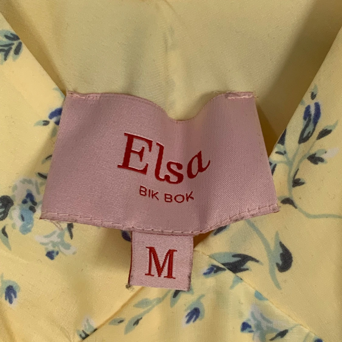 Blommig klänning Elsa Hosk/Bik Bok - 92