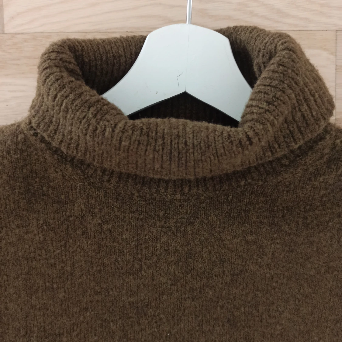 Brun polotröja från H&M - 90