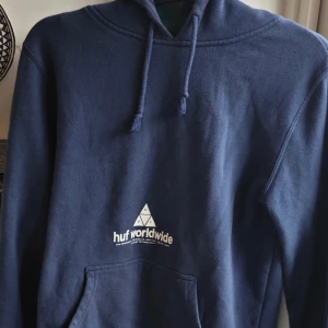 Huf hoodie - Okej skick. 