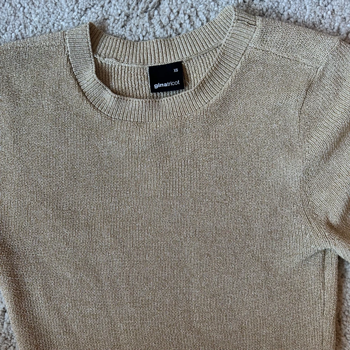 Glittrig guld topp - 92