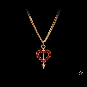 Maria nilsdotter halsband  - Säljer detta halsband, skriv för fler bilder på halsbandet! Ord 3900kr Halsbandet är i toppskick 