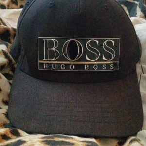 Hugo boss keps - Äkta hugo boss keps använt 3-5 gånger bara