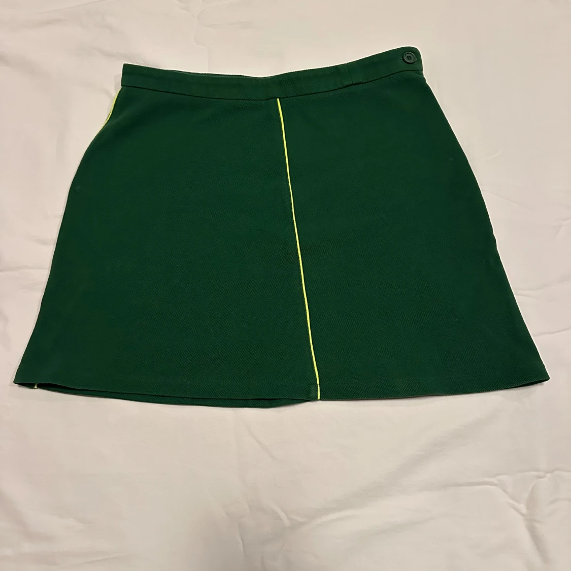 Grön kjol från Lacoste - 91