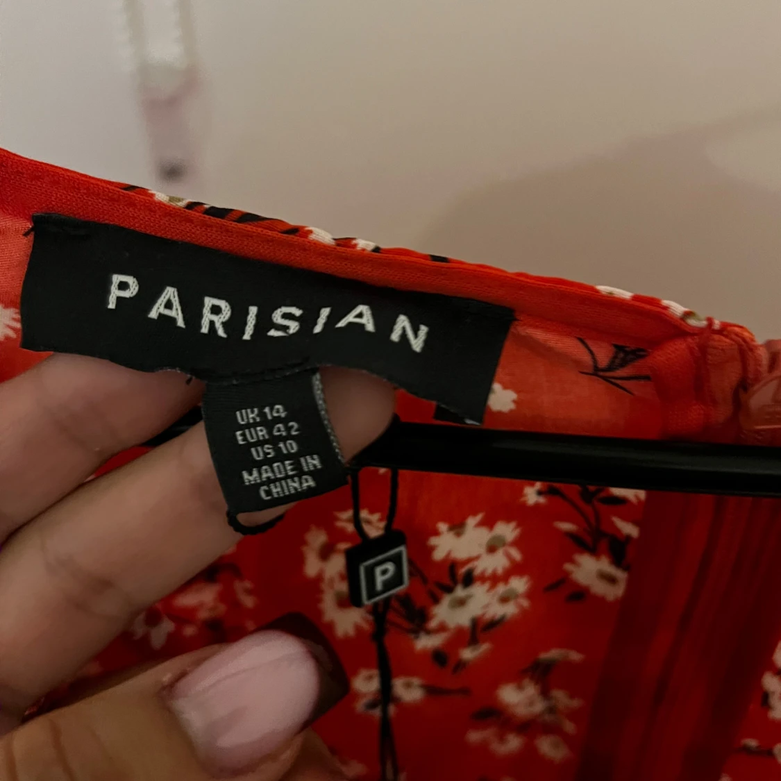 Röd blommig klänning från Parisian - 90