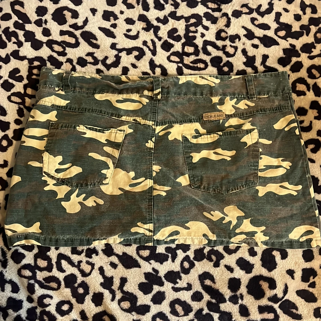 Camouflage kjol från Rich Jeans - 90