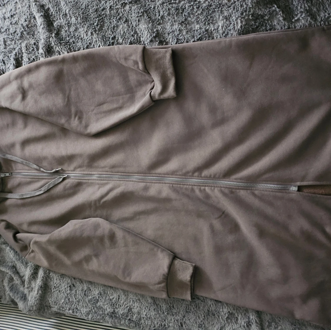 Brun långärmad jacka med dragkedja - 90