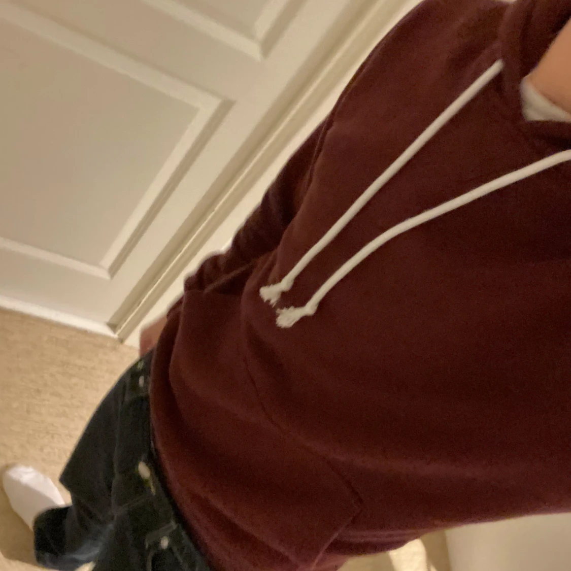 Vinröd hoodie från Pier One - 90