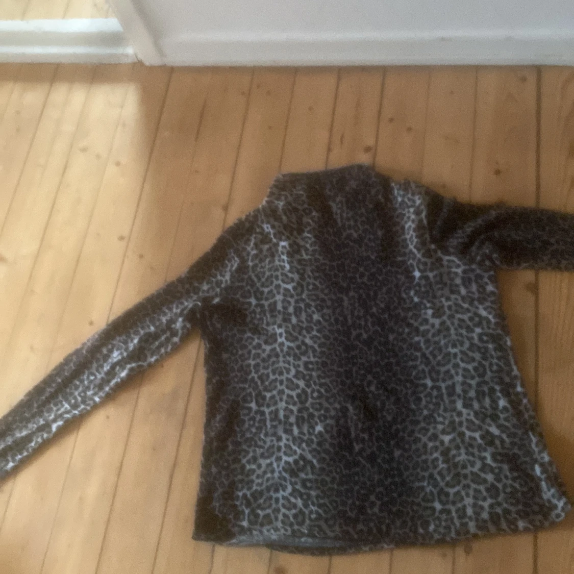 Leopardmönstrad polotröja - 91