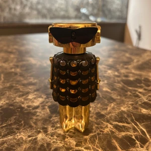 Paco rabbane fame parfym - Paco rabbane fame parfym i helt ny skick använd endast 1 gång. Doftar gott bland annat noter av mango🩷
