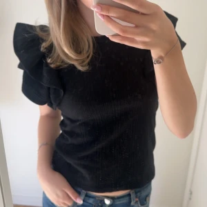 Volangtopp zara  - Jättefin topp från zara💞💞 storlek S men passar även xs 