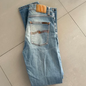 Nudie jeans - ett par snygga nudie jeans som är i nyskick! är i slimfit! modell lean dean! hör av er vid intresse!