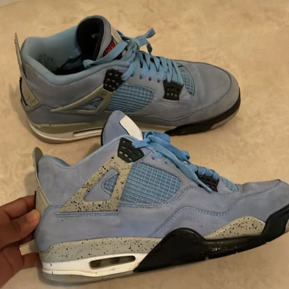 Jordan 4 retro university blue 