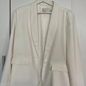 Vit kavaj - Vit kavaj, utan defekter 