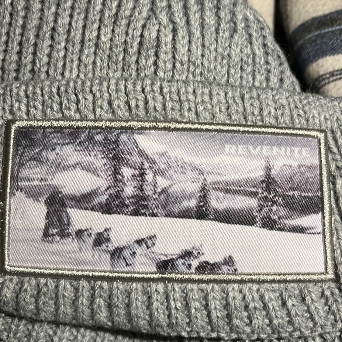 Mössa - Revenite - 92