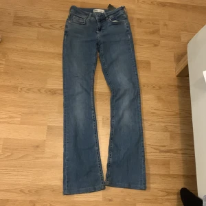 Jenas zara - Jätte fina zara jeans bootcut Low säljs inte längre ❤️