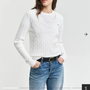 Fin Kablestickad tröja - Fin kabelstixkad tröja från gant i strlk L ( den e väldigt liten i storlekn) den passar ca Xxs till S. Nästan helt oanvänd💕