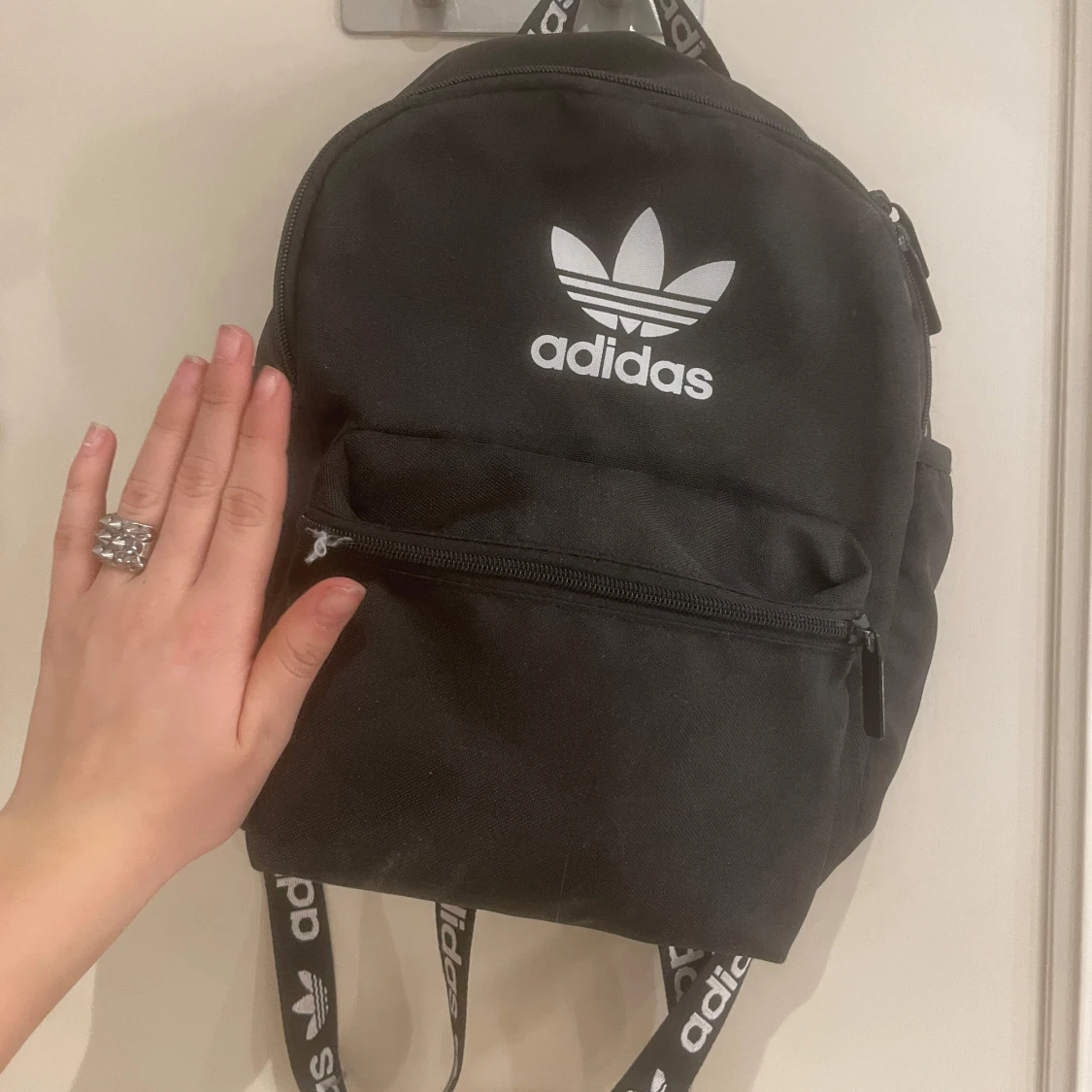 Liten adidasryggsäck - 1