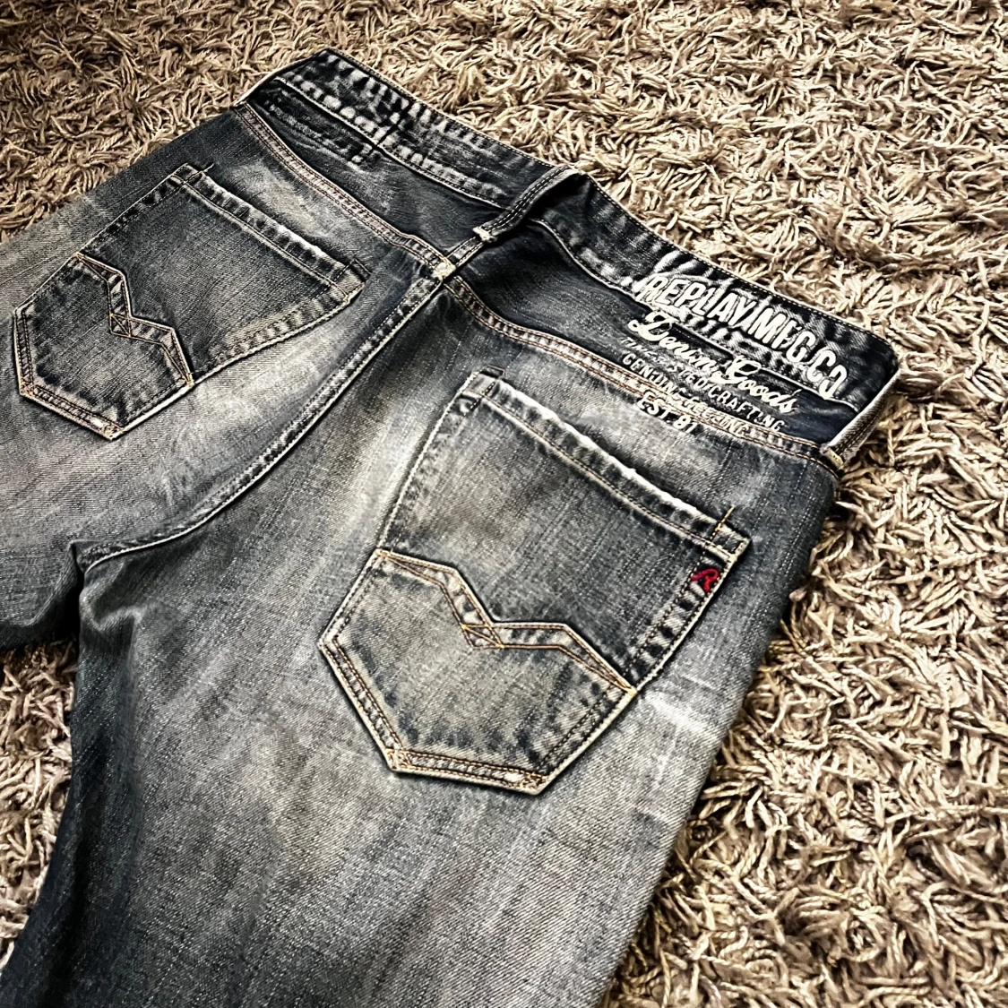 Mörkblå jeans från Replay - 2