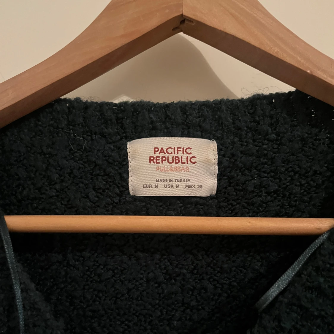 Mörkgrön tröja från Pacific Republic - 1