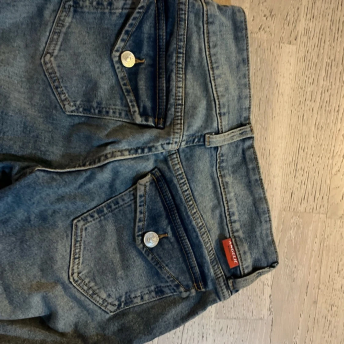 Blå jeans från Divided - 2