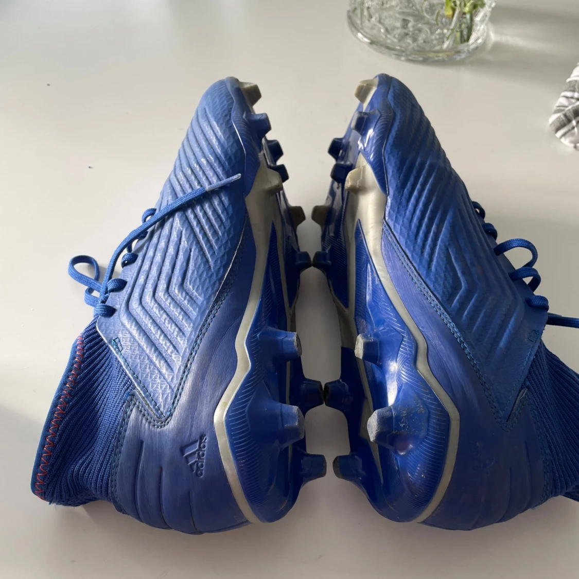 Blå Adidas preditor fotbollskor - 1